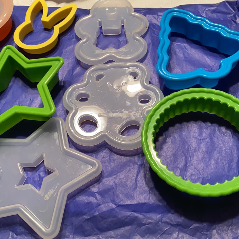 Cookie Cutters NEW Total of 12 - Picture 4 of 9